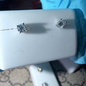 925 SILVER MOISSANITE
$100.00 0.25CTW Stud Earrings